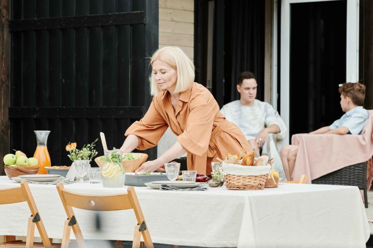 Creative spring centrepiece ideas for your dining table
