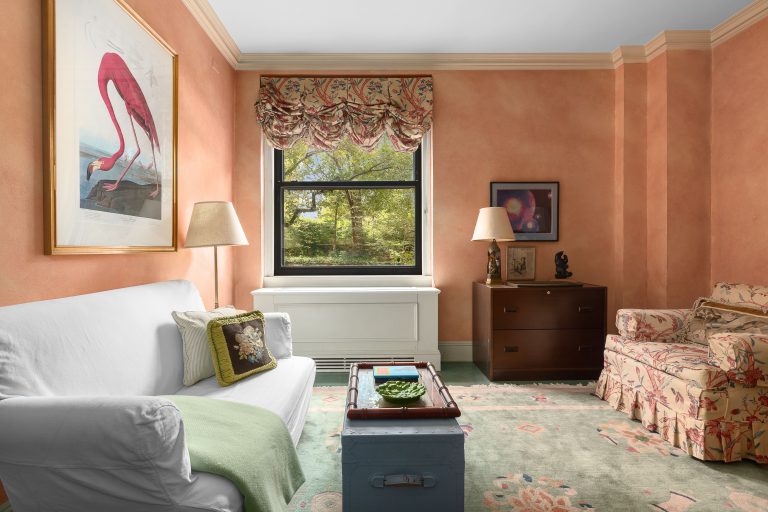 Paul Newman and Joanne Woodward’s Fifth Avenue Maisonette Lists for $1.7 Million
