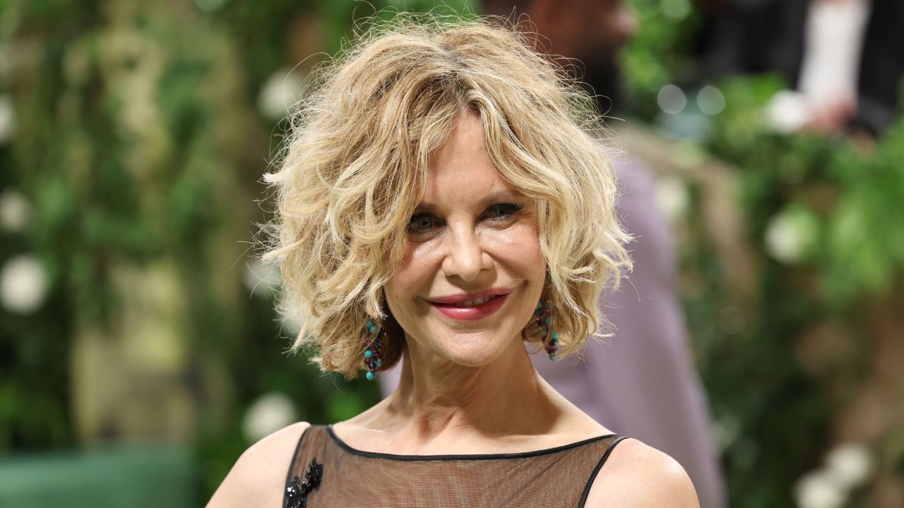 Meg Ryan’s Marble Mantel Shows the Seasonal Styling Trick That Makes Any Awkward Space Feel Effortlessly Elegant All Year Round