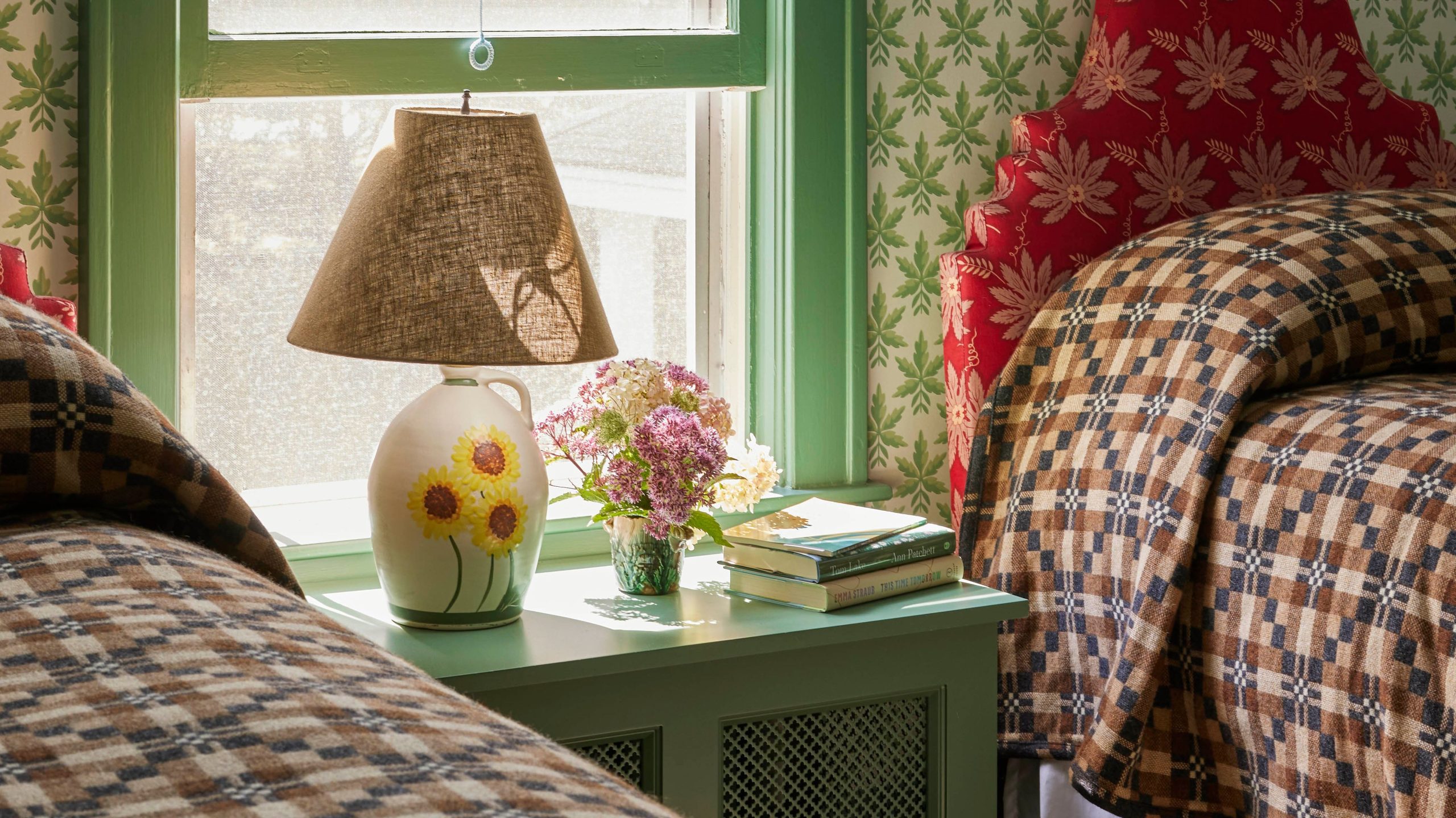 Best Vintage Lamps & Where to Buy Them (2025): 1st Dibs, Etsy, More