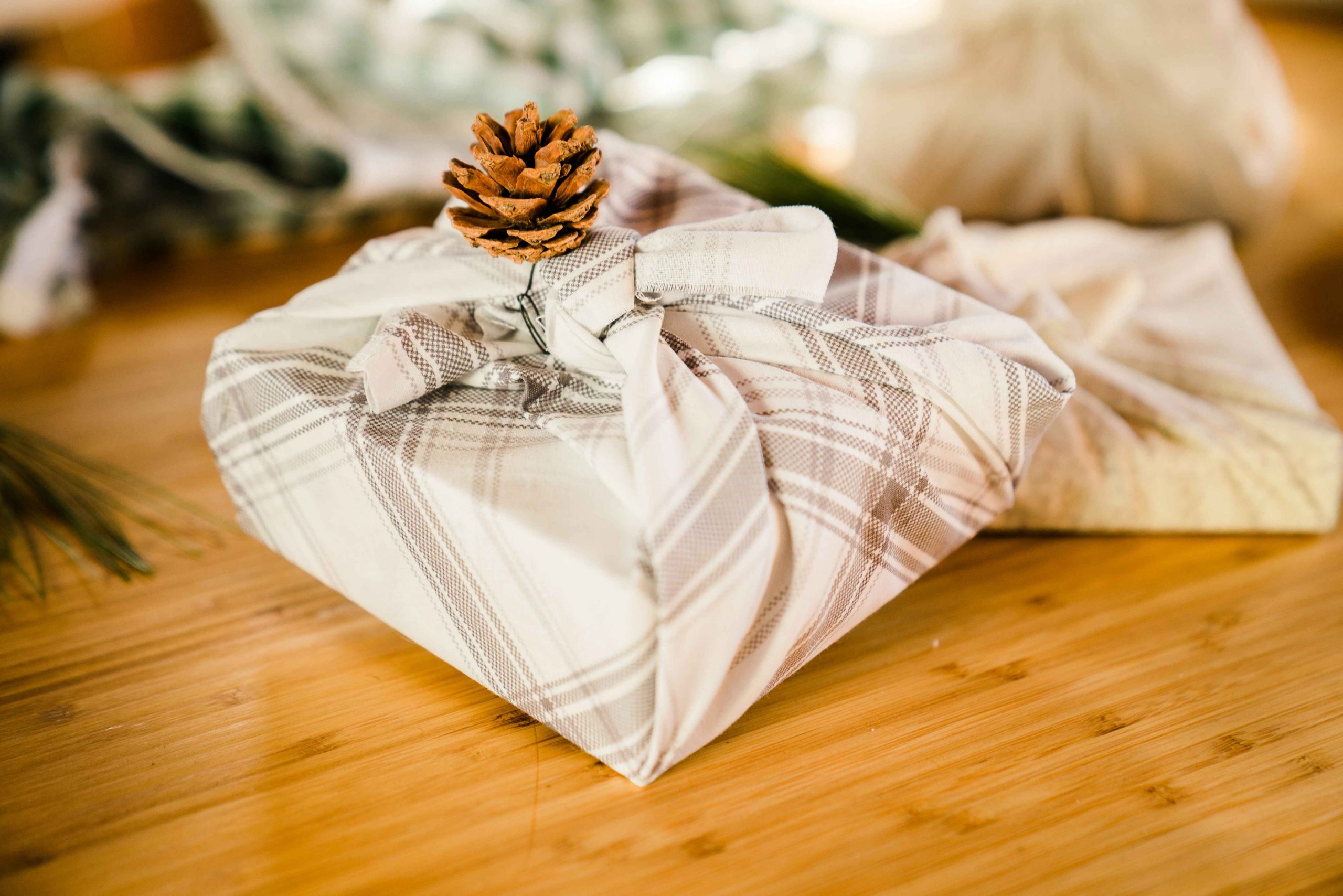Eco-friendly gift wrapping ideas: Sustainable & stylish for the holidays