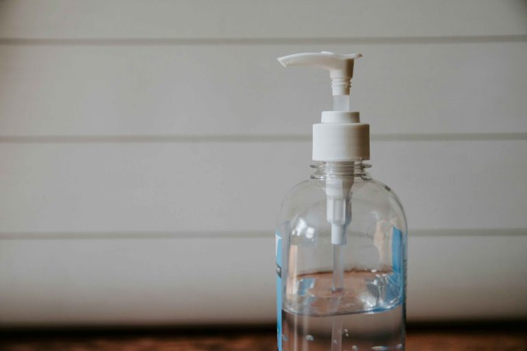 Discover 5 powerful uses for vinegar in your garden