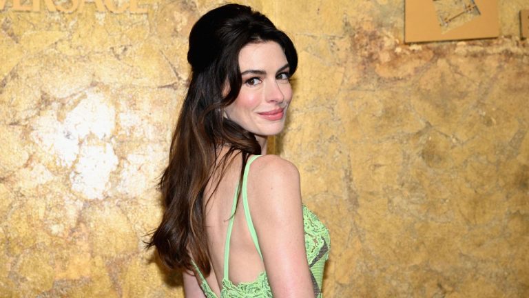 Anne Hathaway’s Whimsical Breakfast Nook is Breathtakingly Calm – and it’s Inspiring us to Re-Think Our Under-Used Spaces