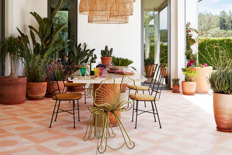 Outdoor Furniture Shopping in Winter? Groundbreaking