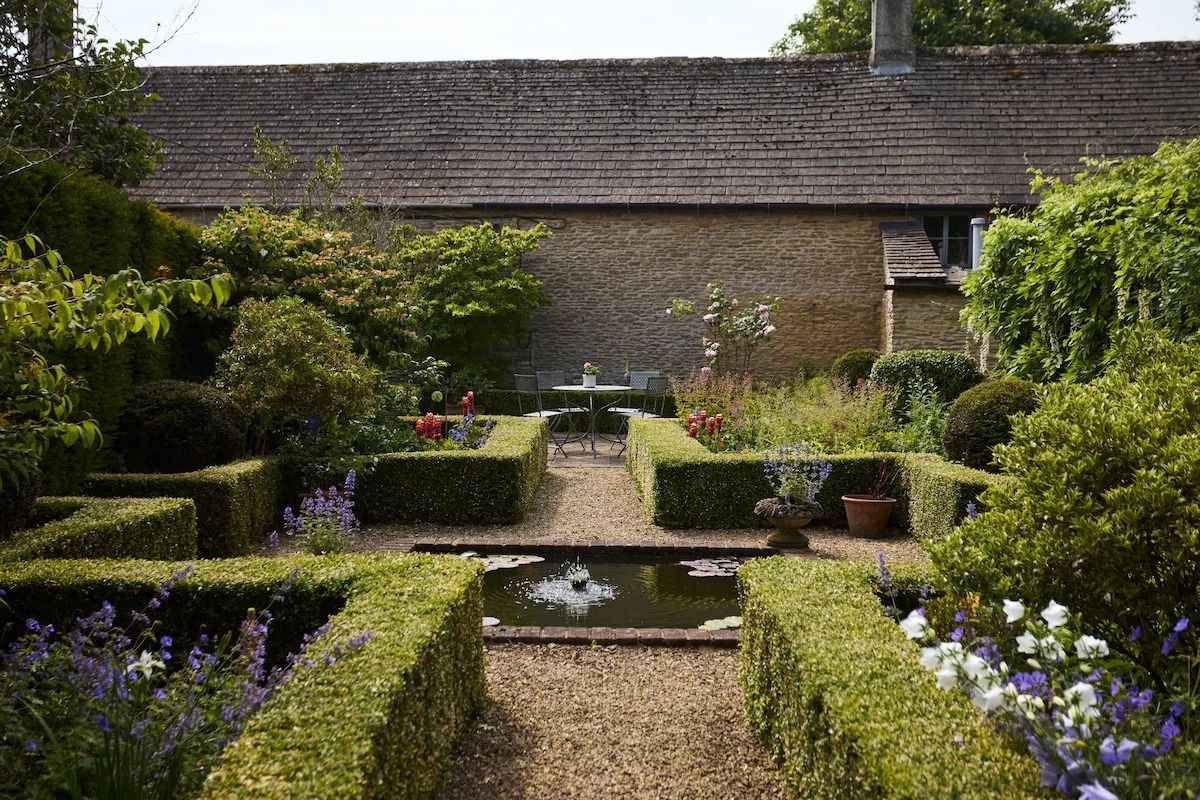 8 Idyllic English Cottages You Can Book on Airbnb (2026)