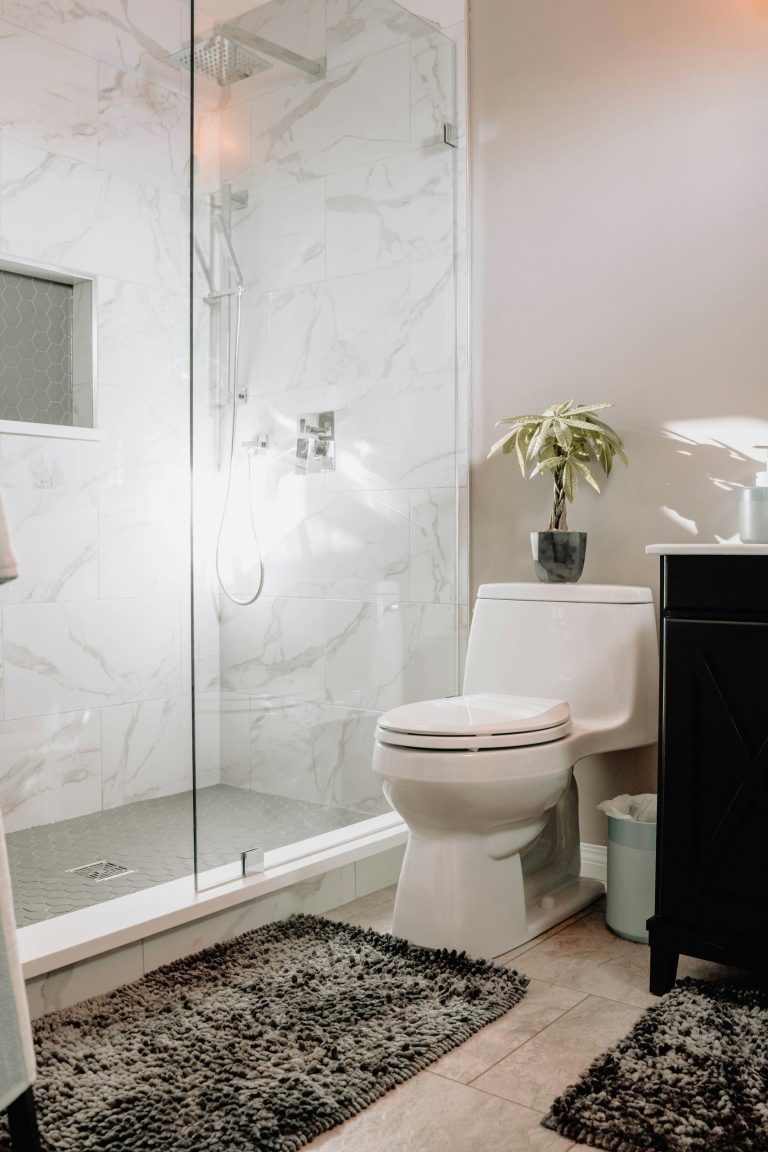 Bathroom décor mistakes that are actually unsanitary 