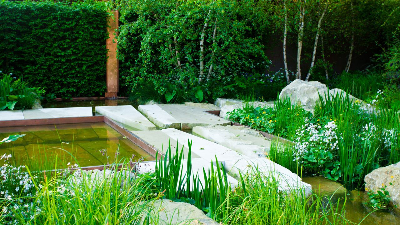 Drown Out the Sound of the City and Block Noisy Neighbors for Good – 6 Ways to Make Your Garden More Tranquil