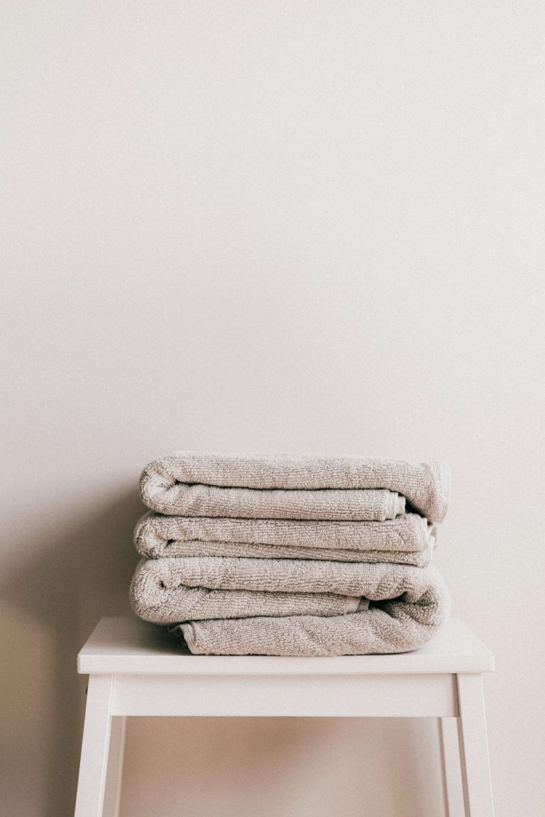 Can you wash towels with clothes? The do’s and don’ts of laundry sorting 