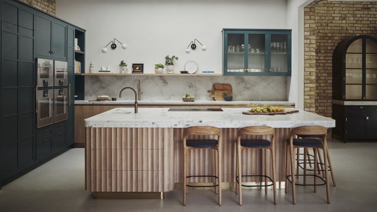 Kitchen Island Seating Ideas – Everything You Need to Know About Adding Comfort and Style to the Center of Your Space