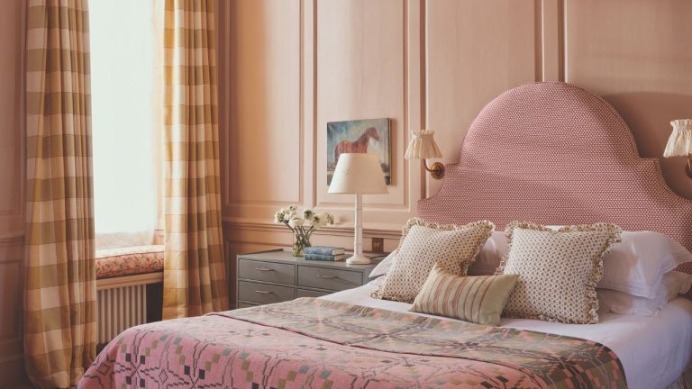 3 Bedroom Colors Going Out of Style in 2026 – And What Designers Are Using Instead