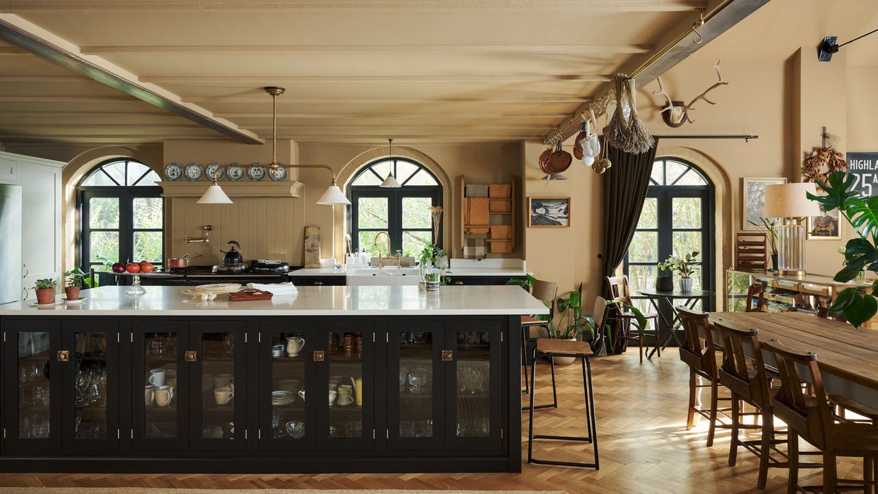 This Huge Open-Plan Kitchen Shows Exactly How to Make Every Zone Feel Intentional