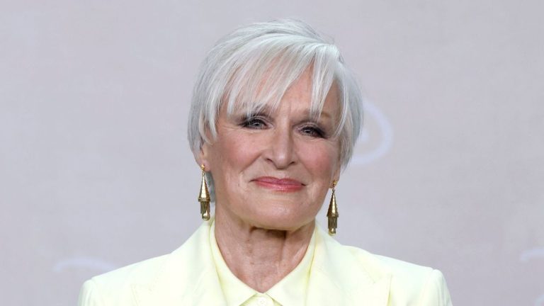 Glenn Close’s Red Brick and White Trim Approach Redefines Americana Curb Appeal – It Stands as the Ultimate Anti-Trend Choice