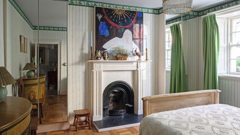 This Once-Bleak Townhouse Was Transformed by What Designers Are Calling the ‘Non-Beige Effect’