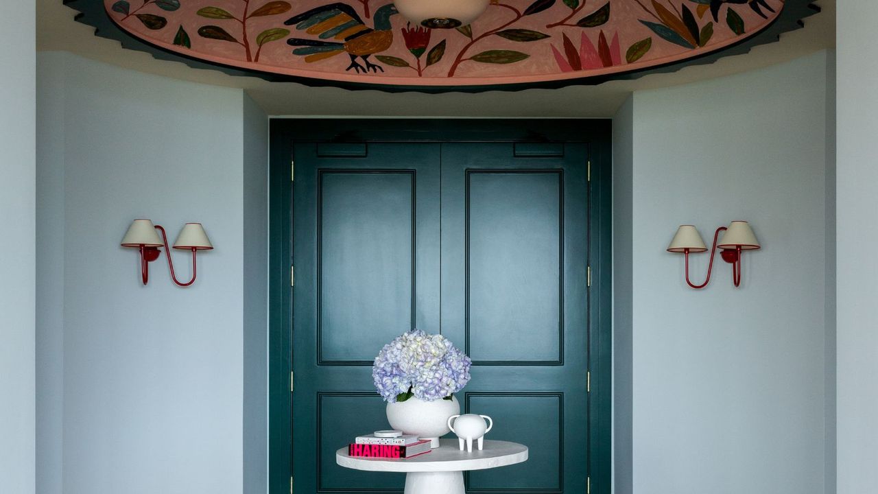This Entryway Uses Farrow & Ball’s Borrowed Light to Prove Bold Color Can Feel Calm and Dramatic at Once