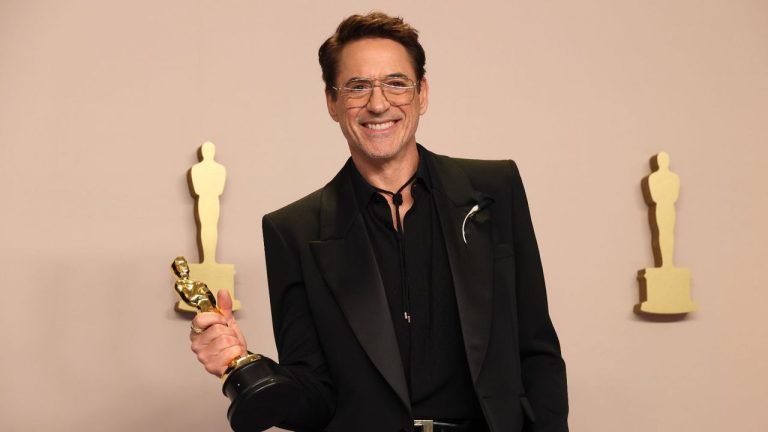 Robert Downey Jr.’s Aerodynamic Living Room Is a Study in Grounded Sophistication – It Perfects the Curve Trend for 2026