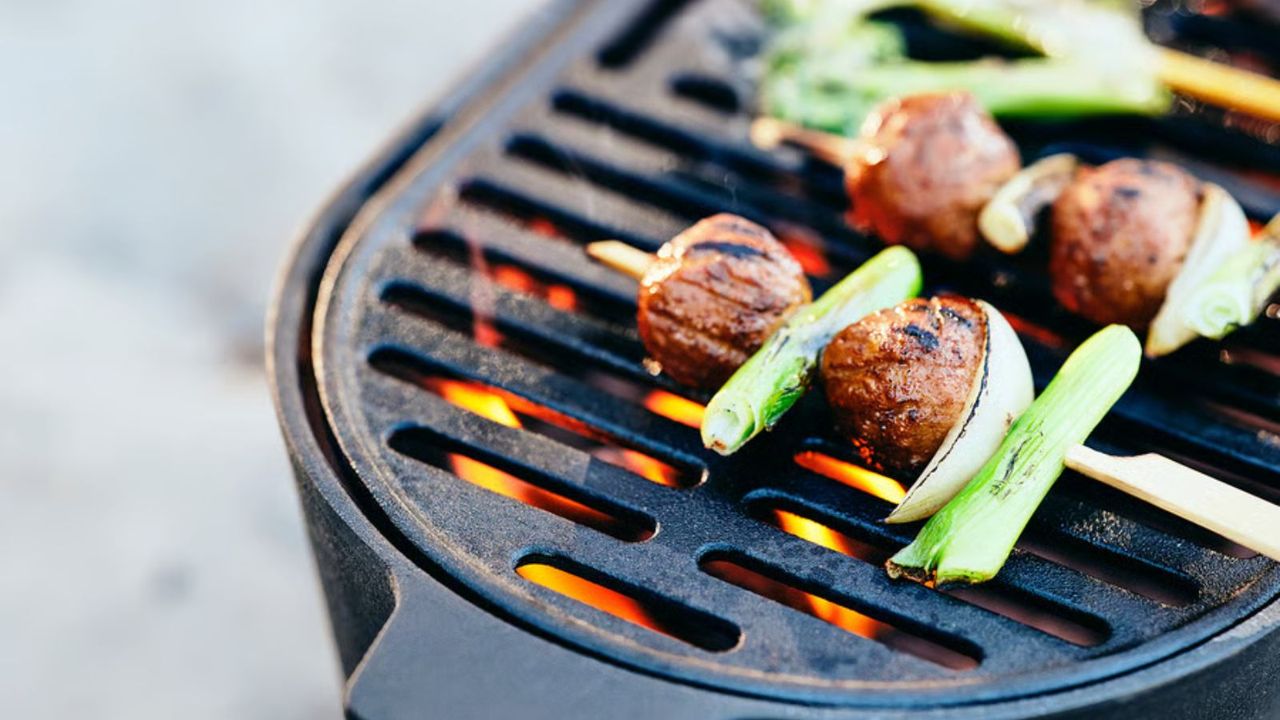 IKEA’s $79 Cast-Iron BBQ Is Replacing Expensive Grills – And It’s Perfect for Steaks and Burgers