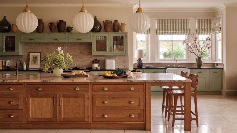 How to Make Your Home Smell Like Summer − 7 Ways to Welcome the Sunshine Season Inside