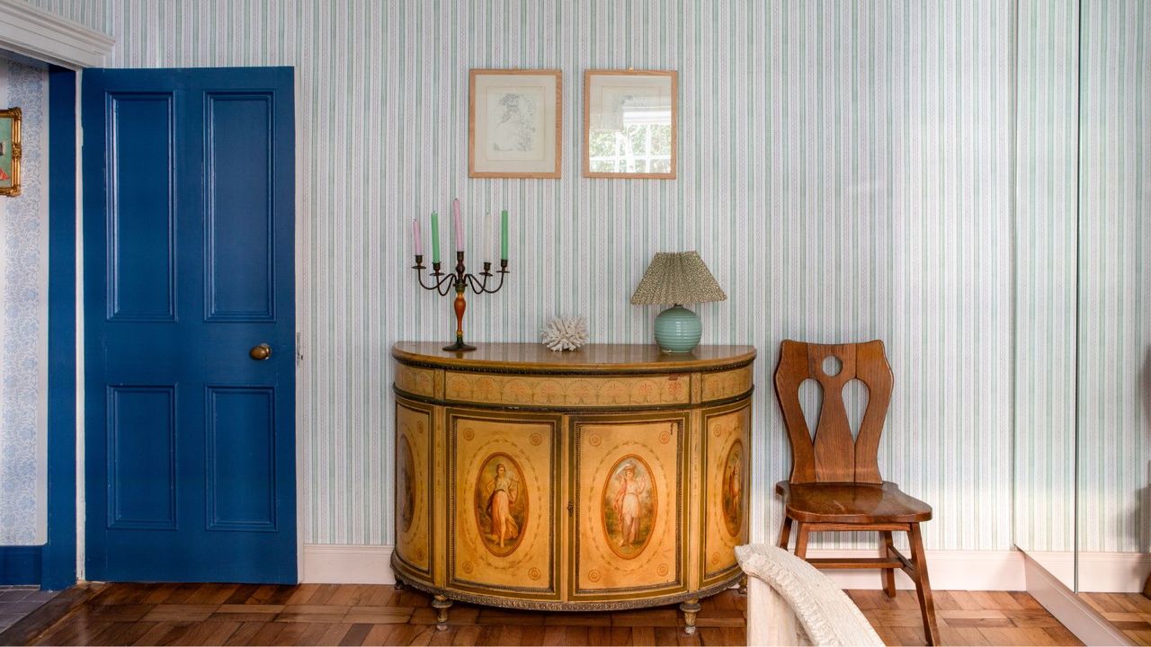 3 Things Antiques Dealers Always Say You Should Splurge On – and 3 That They Never Waste Money On