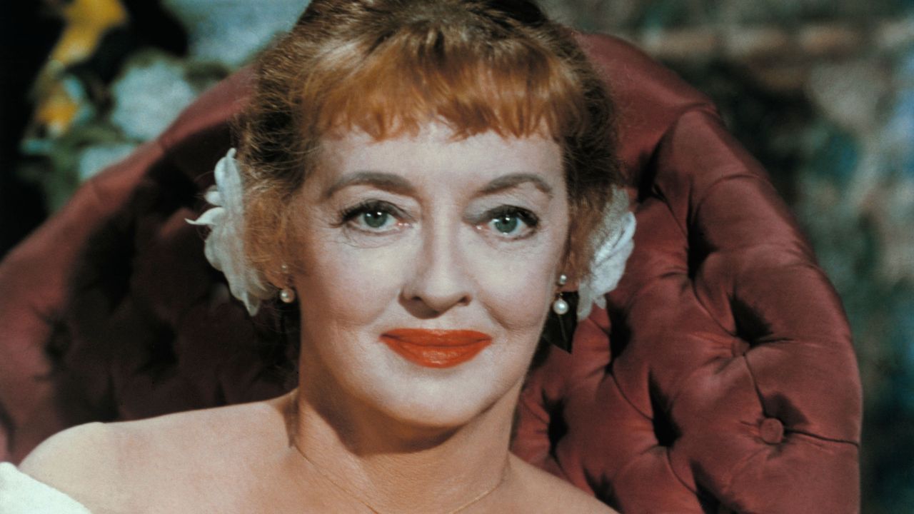 66 Years Later, Bette Davis' Country Kitchen is Still a Show-Stopping Example of How Vertical Storage Timelessly Transforms Any Stove